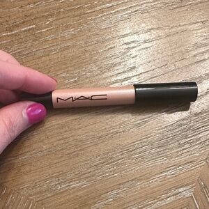 MAC Cosmetics Cream Concealer